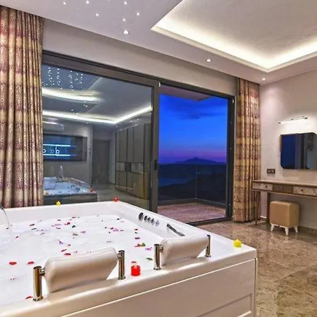 ヴィラ 3 Bedroom Luxury With Seaviews カルカン