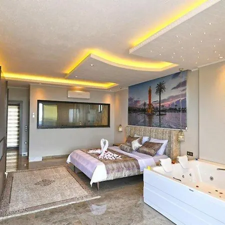 3 Bedroom Luxury With Seaviews カルカン