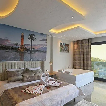 3 Bedroom Luxury With Seaviews ヴィラ カルカン