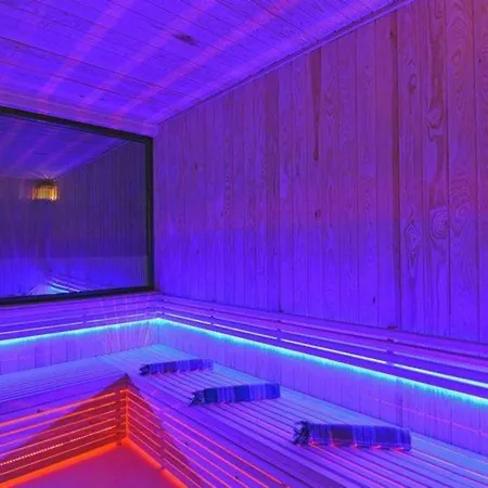 3 Bedroom Luxury With Seaviews *