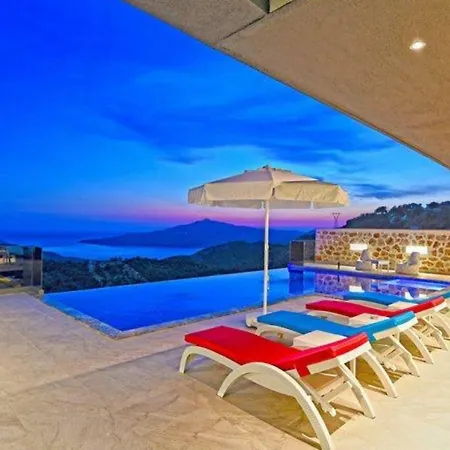 3 Bedroom Luxury With Seaviews *