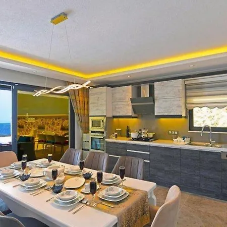 3 Bedroom Luxury With Seaviews