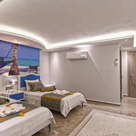 3 Bedroom Luxury With Seaviews *