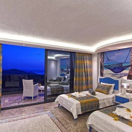 3 Bedroom Luxury With Seaviews Villa *