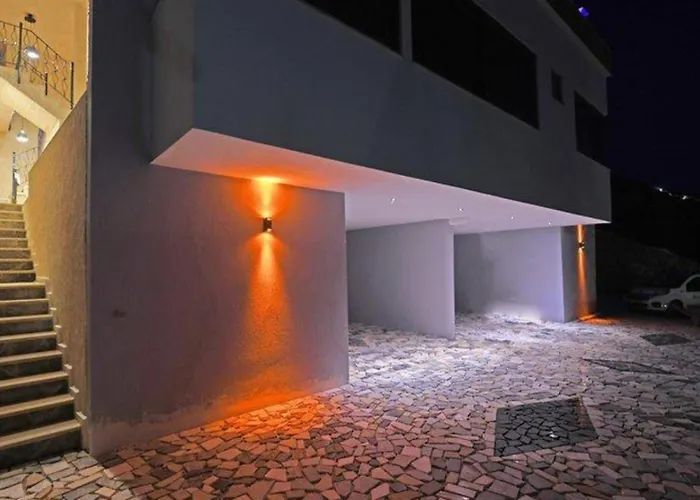 3 Bedroom Luxury With Seaviews Villa