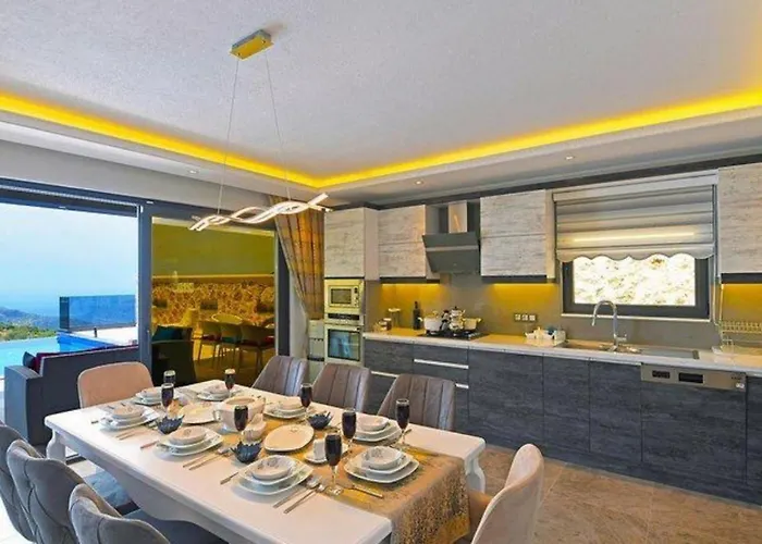 3 Bedroom Luxury With Seaviews