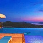 Villa 3 Bedroom Luxury With Seaviews *